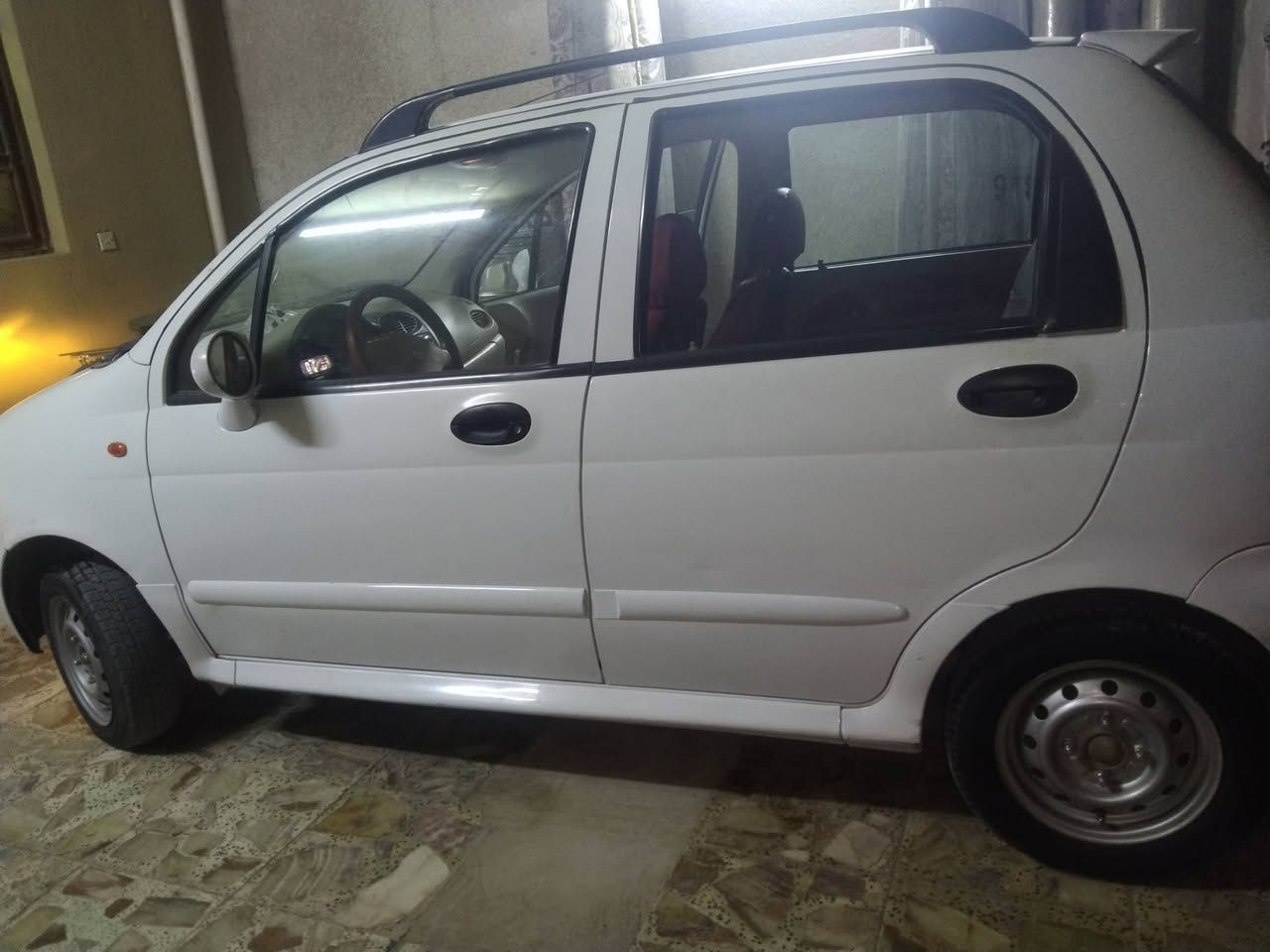 كيو كيو للبيع 
مديل 2013 
رقم بغداد
مكفوله جديده مابيهه كل نقص شرط لفحص 
التحويل موجود 
رقم انكليزي
للاستفسار اتصال على ***********
مكاني بغداد
