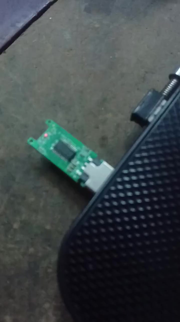 فلاش 3  قطع باقيات  سعة الواحد منهن 1.TB واحد تيرا  شغالات.  للبيع شكد يسون


**إذا كنت صاحب هذا الإعلان وتريد حذفه لأي سبب، رجاءا أرسل رسالة إلى الدعم الفني**