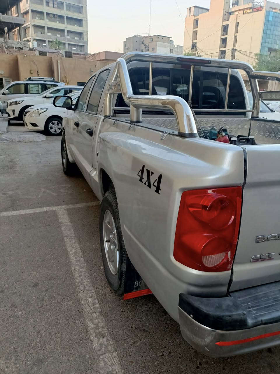 دوج داكاتو ٢٠٠٦بيكب اب دبل قمارة مكفولة من اي ضربة ،،، محرك وكير واكسل وتبريد وكهرباىيات مكفولة،،، كير عادي اطارات جديدة
السعر 100ورقة للبيع او المراوس حسب القناعة،،،، السنوية لغاية 2028السيارة باسمي مفحوصة هزة منذ شهر،،، مكانها بغداد الكرادة رقم ***********
