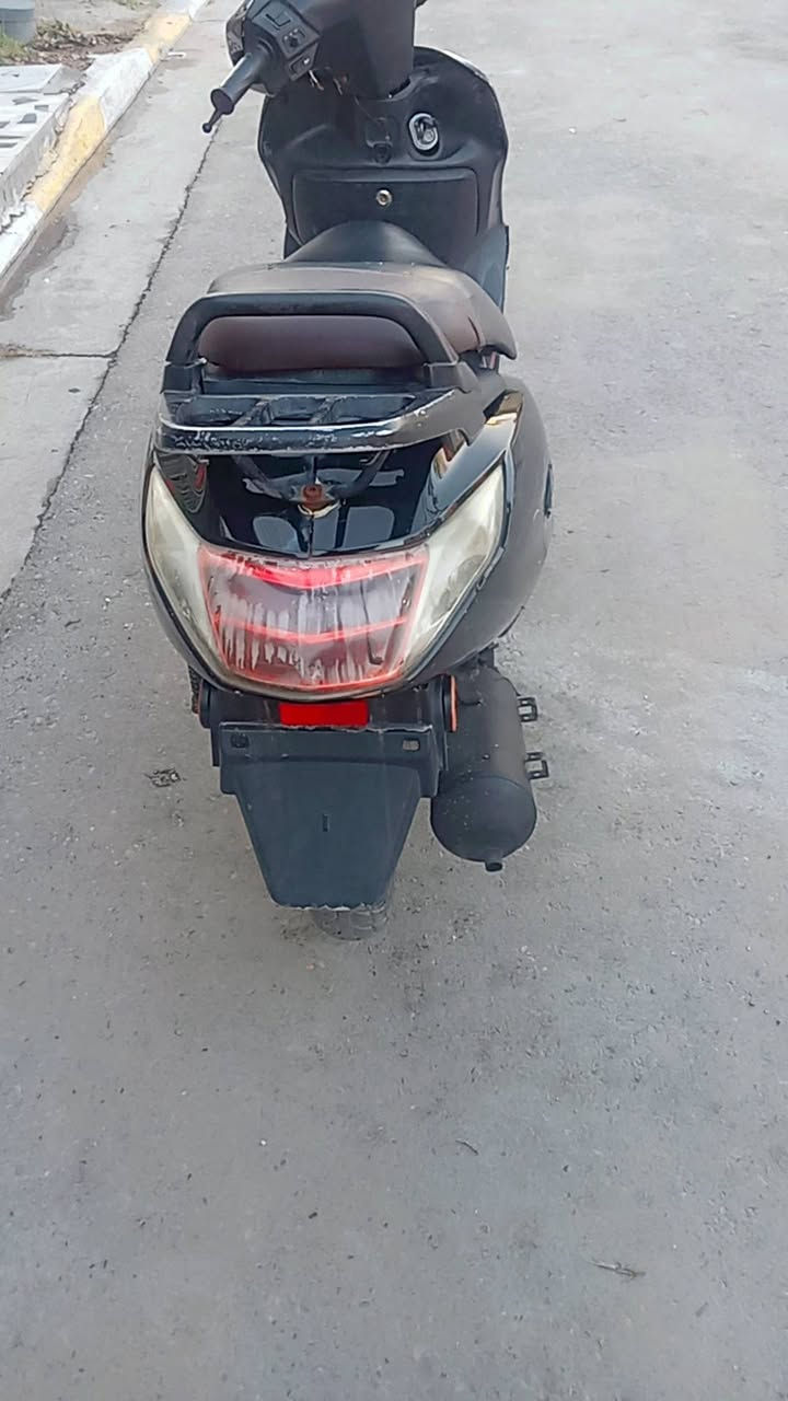 دراجه البيع سبيسي الحديث
مكينته فول ناعمه حيل 
شلعه ومعدل دراجه حلوه 
كهربايات كله شغاله 
السعر ب 300 وبيه مجال 
*********** بي واتساب
