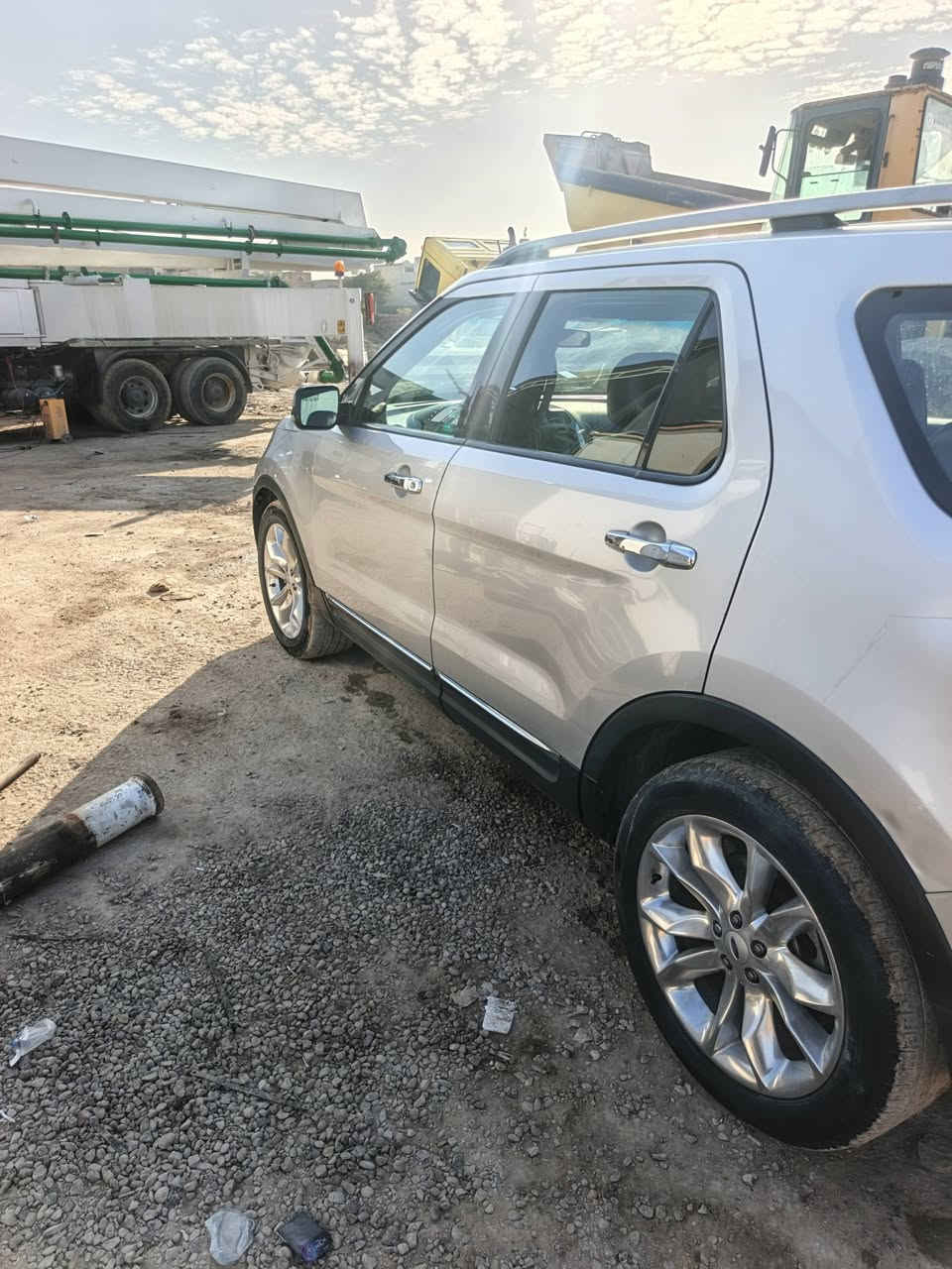 سلام عليكم من رخصت مدير الكروب
فورت اكس بلور مديل ٢٠١٣
وارد امريكي فول لمتد 
مكينه ٦سلندر مكينه وكير مكفولات بيه جاملاغات الماميه ثنين صبغ وطخه بلجملغ الخلفي جهت السايق مامصلحه واضحه بلصوره من جهة السايق  يراد له صدر  ودوشمه للكشنات كشناته جلد 
مواصفات بنوراما
شاشه سستم صوت سوني 
صندوق كهرباء
رادار جانبي
كشن كهرباء
خزن ميموري ٣وضعيات
سبعه راكب
منضومه لايت زنون 
تبريد ❄ثلج
كشنات تدفه وتبريد والستيرن تدفه 
ستيرن كهرباء 
السعر ١٢٥وبيه مجال قليل رجا اقره المنشور ولتكسر بحلال العالم 
***********
