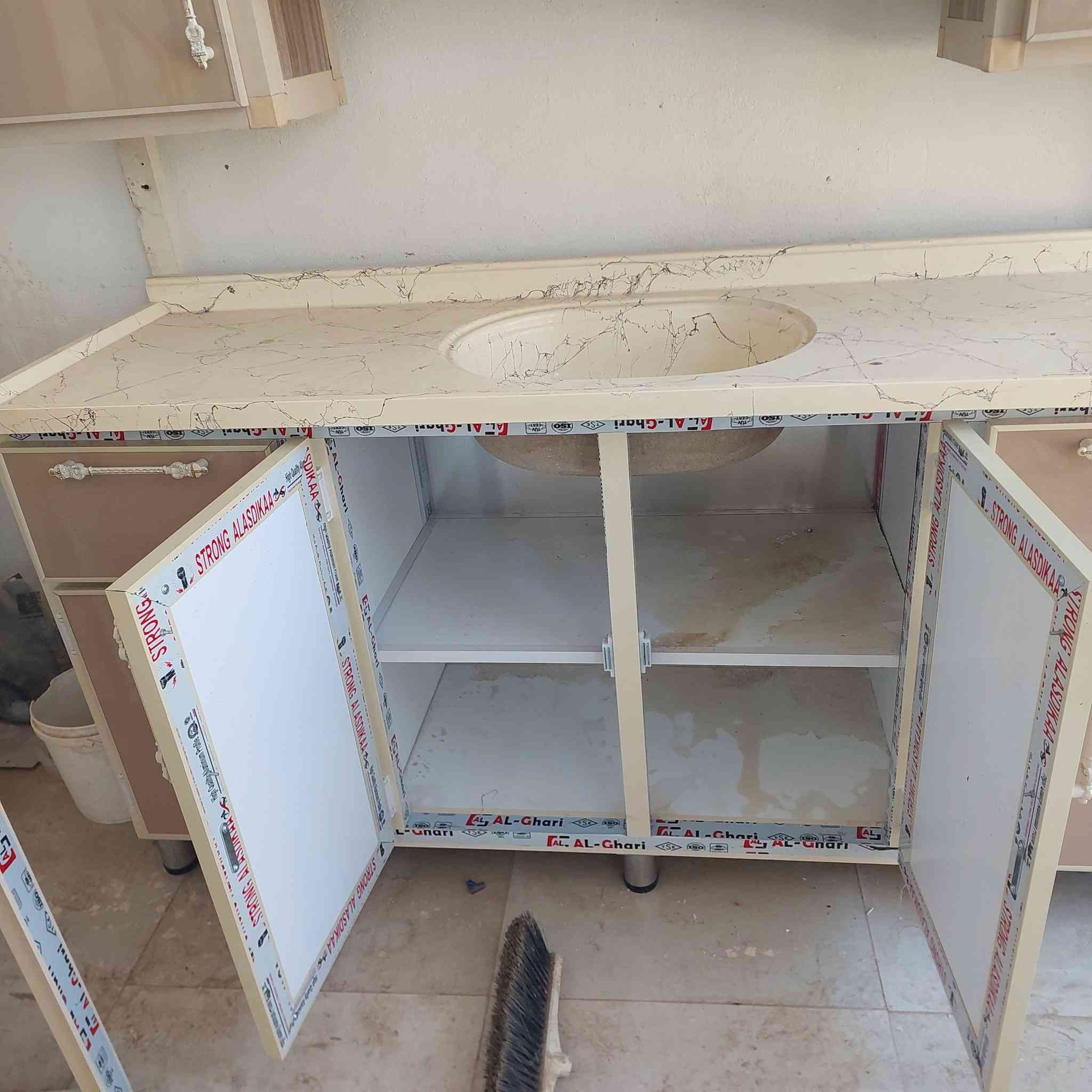 كاونتر تسكام الأرضي جديد والمعلق مستعمل مرمر مبطن بالحمزه حي الحسين ***********واتساب
