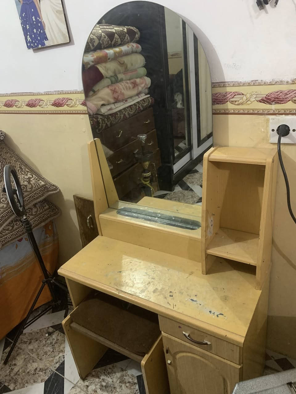 طباخ اربع عيون وسنك وهاي المرايه للبيع دخل خاص او اتصل ***********
