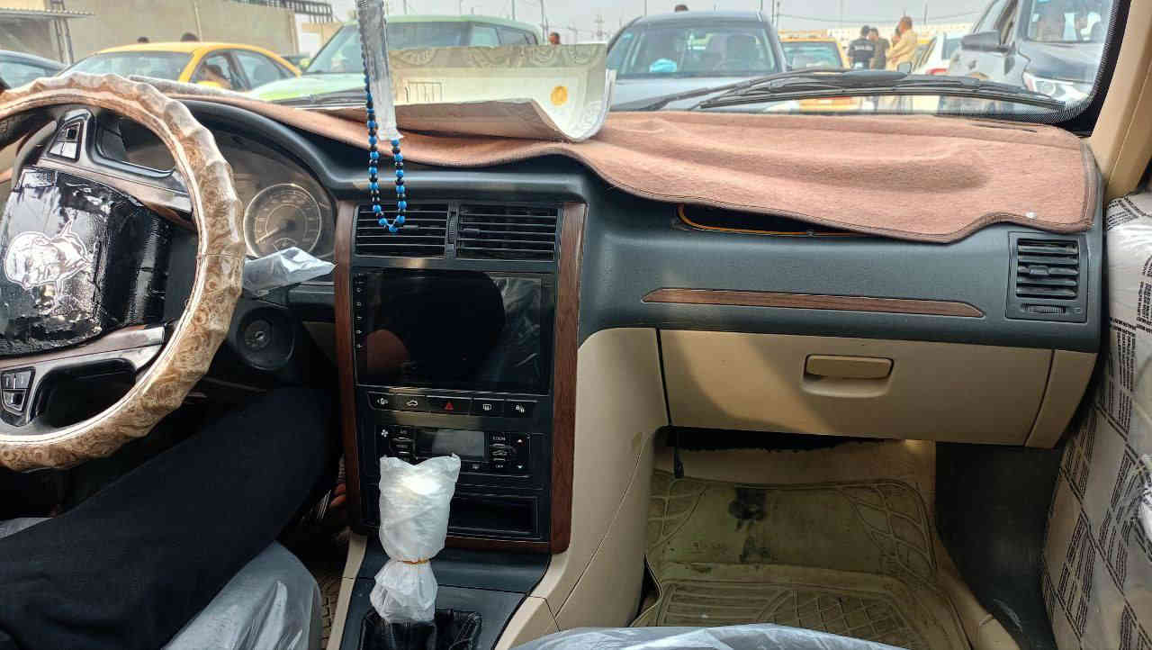 السلام عليكم بيجو بارص 2018 للبيع مكفوله فقط ضربه ب الجاملغ الخلفي جهه السايق كير مكينه خير من الله تبريد ثلج كهربائيات كله شغاله سياره مصفره رقم بصره مشروع وطني تتحول بكل المحافضات سياره صاعده هزه صار 4 اشهر تحويل ثاني يوم سنويه لل 2027 العنوان واسط كوت السعر 48 وبيه مجال رقم ***********  مستعجل علئ البيع
