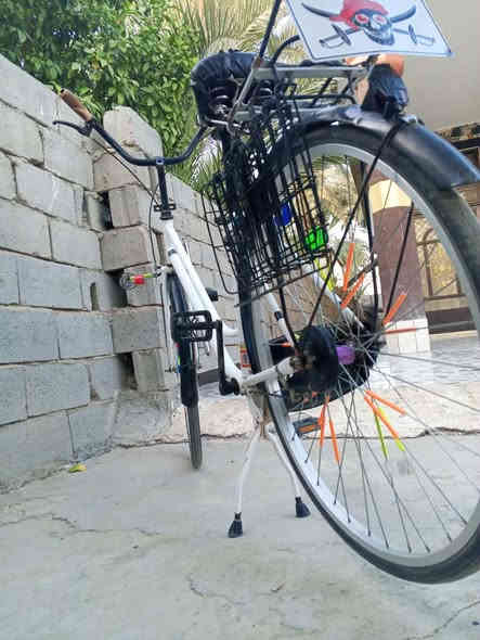 السلام عليكم بايسكل للبيع حجم 27فول نظافه كامل سعر 120 وبيه مجال  عنوانه حله خارج منطقه البونافع رقم 
***********
