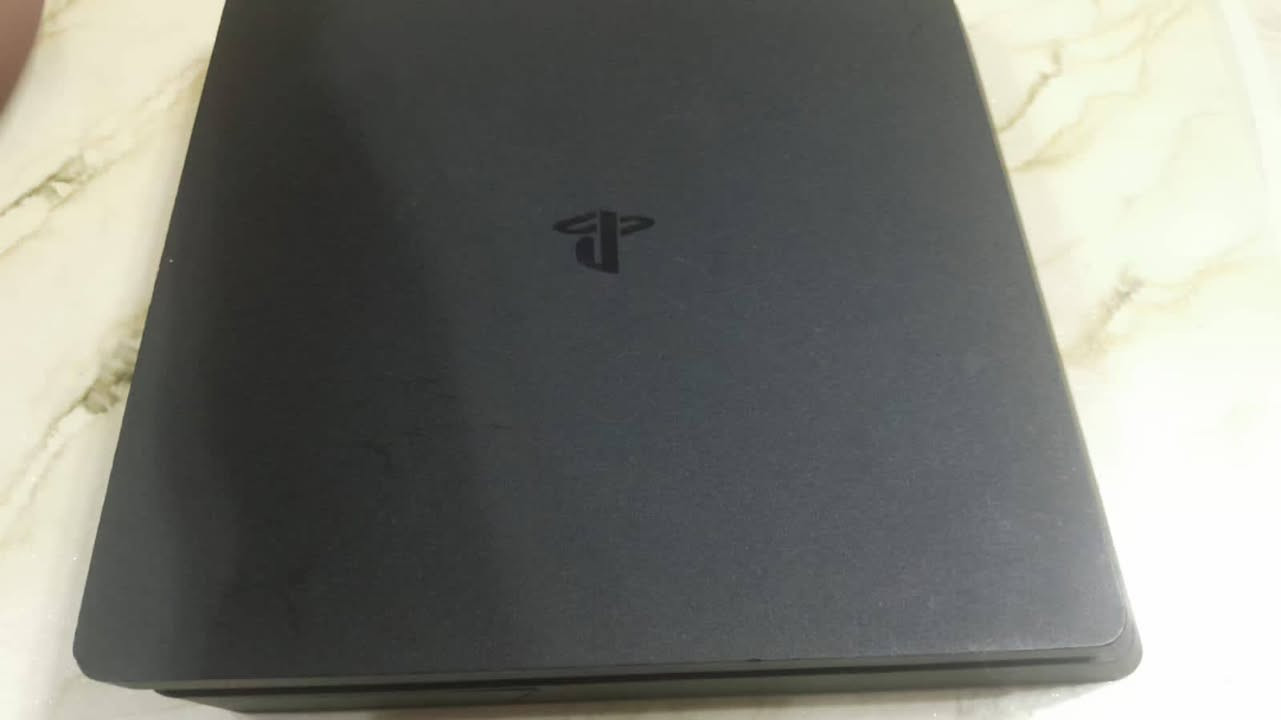 السلام عليكم
بلي فور 4 (سلم) للبيع بي يدة وحده 4اقراص والالعاب الي داخل البلي 3
الاقراص 
RED DEAD REDEMPTION2
MORTAL KOMBAT 11
GTA5
FIFA22 
اما الالعاب الي داخل البلي هي

efootball بيس 2025
فورتنايت 
روبلوكس

مساحته 400 كيكا
ويا قاعده شحن تشحن يدتين سوه
جهاز نضيف ومامفتوح  
السعر 300 وبي مجال 
التواصل خاص


**إذا كنت صاحب هذا الإعلان وتريد حذفه لأي سبب، رجاءا أرسل رسالة إلى الدعم الفني**