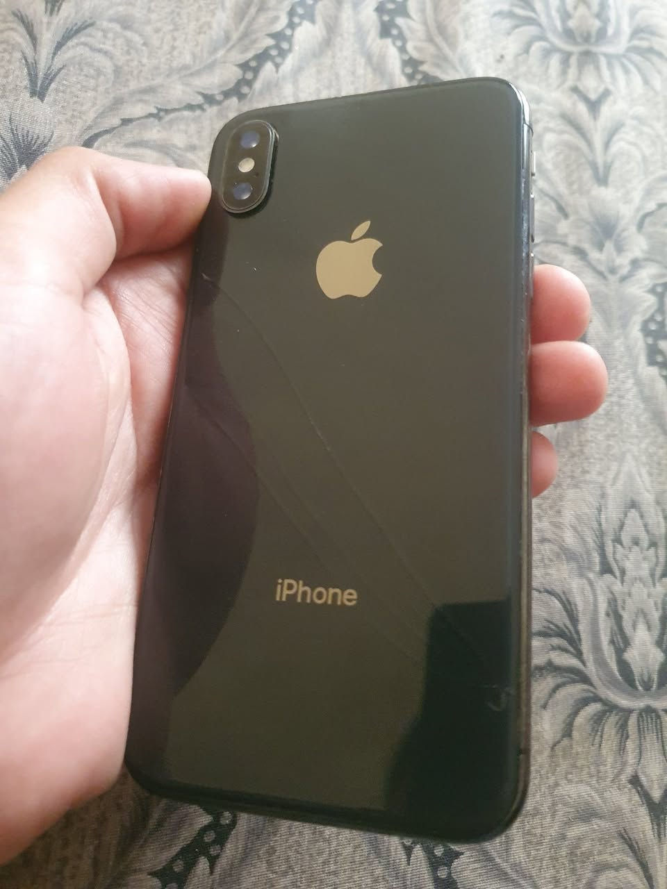 x 64 كيكا للبيع كل عيب مابي بالشرط 
فقط قطر بسيط بالضهر والشاشة شرط مامثر عل شيء 
سعره 75 نهايته ‎0774 487 2900
