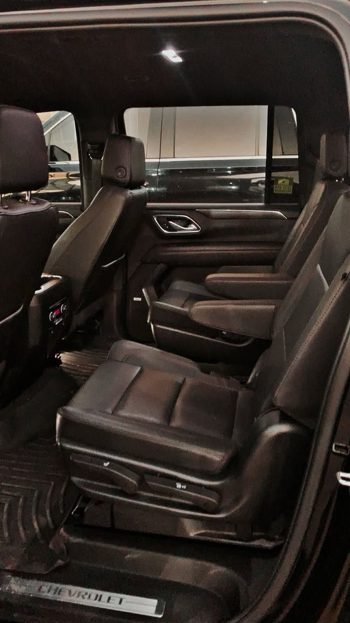 السلام عليكم 
تاهو موديل 
2023 
رقم فحص 
السياره كفالة عامه بس الباب وره السايق اكلير من امريكا 
بدون بارد بدون فتح  
مكان السياره البصره
السعر 450 
رقم الهاتف
***********
