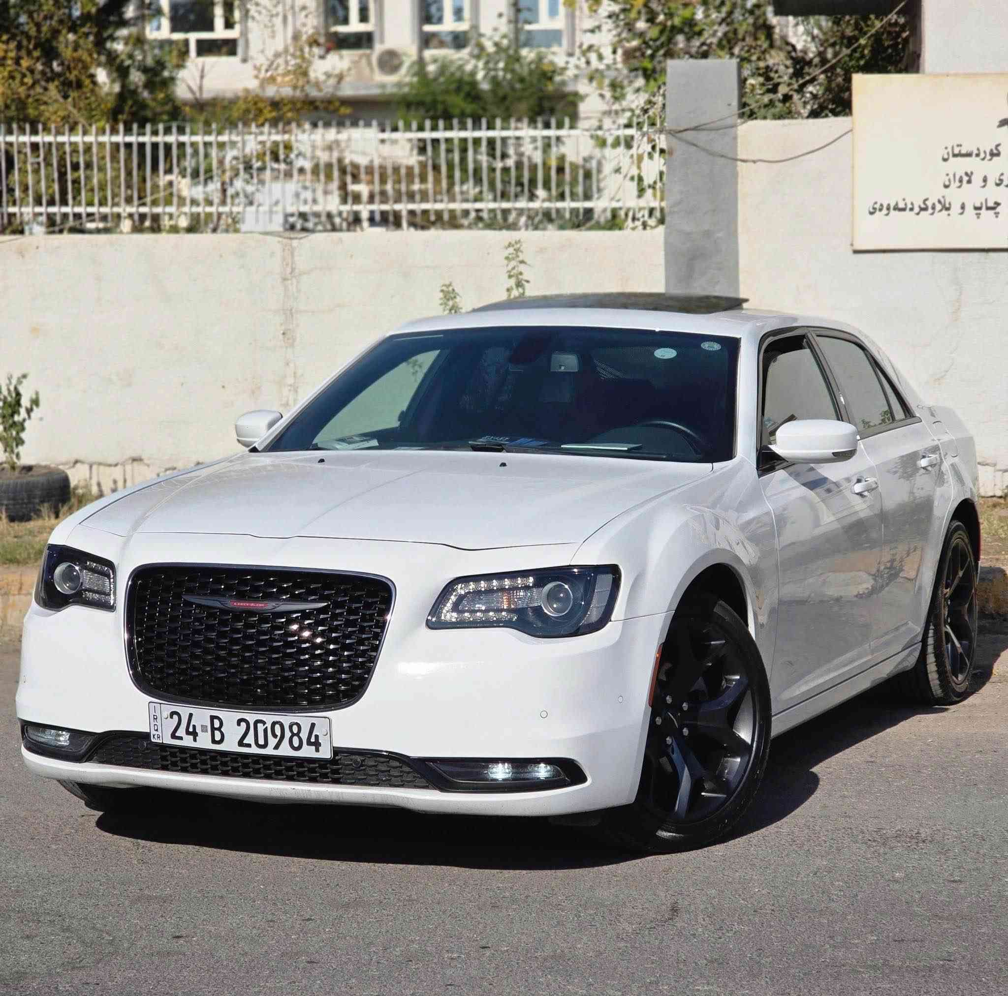 سلام عليكم 🌸
اوباما ٢٠٢٢ موصفات S ماشي ٤٨ مايل 
سيارة كلين تايتل كندي 🇨🇦 بيها واحد مكان pdr
سعر ٣٢٣ ورقة شوية بية مجال مكان سيارة اربيل
رقم *********** أربيل, العراق
