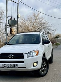 TOYOTA RAV4 BASE  اللون: أبيض   الموديل :2011  نوع المحرك :4 محرك (2.5...