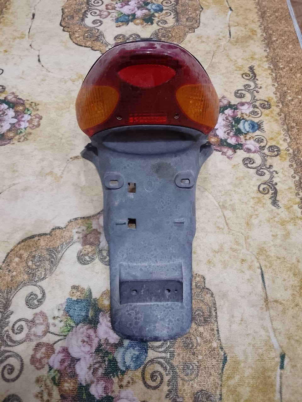 سلام عليكم اخوان عينه دراجه ٩زروف كامله شغاله و صطاب كامل شغال ولحيه كامله شغاله للبيع الشراي يتفضل خاص العنوان العماره الاستفسار ***********
