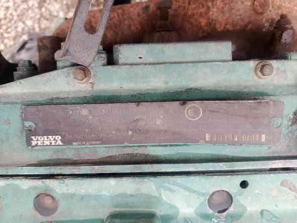 محرك فالفو بنته 6 سلندر  لا صرف ولا بخار سعر 10 وراق ديالى ***********
