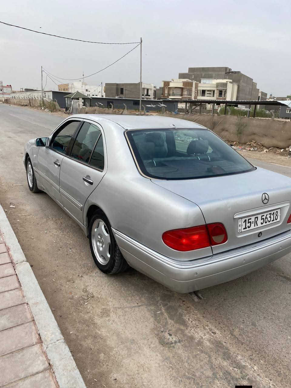 الديوانيه
سلام عليكم
مارسدس ام عيون موديل 2000
سنويته مسجل 2000
رقم انبار انكليزي جديد
محرك 4 بلاد كير ومحرك ع الشرط
السياره مصبوغه حزام 
القماره بيه جراد شوفة عينك
حدادية جديده تخم تاير
تبريد ثلج ع السلولي ع المعدل ثلج
كهربائياته ماملعوب بيهن بلادي
قطعتين تبريد، سلايد روف
الغرفه نضيفه قماش مو جلد
سعرها ٧٥ وبي مجال حك الجيه
وشعندك مارسدس نضيف اراوس
مكاني ديوانيه

***********
