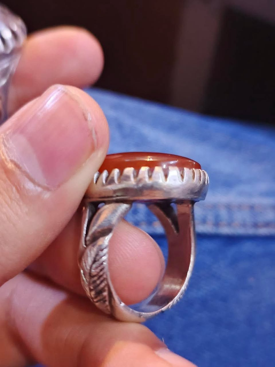 سلام عليكم شباب محابس فضة صياغة يديوية البيع كلهن شلع اكو توصيل جميع محافظات العراق السعر كلهن 280وبيهن مجال الشراي متواجد فيس وتساب ***********
