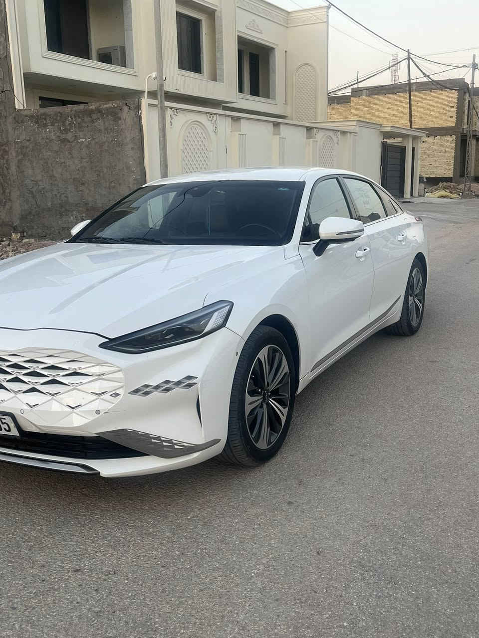 السلام عليكم
سيارة Kia K8 2023 للبيع بحالة ممتازة جداً، استعمال شخصي ونظيف.

مكينه 2500 تيربو هايبرد يعني سريع ✈️وقتصادي 

الموديل: 2023

ماشيه : 46 

اللون: ابيض 

رقم بغداد بأسمي

المواصفات: فل مواصفات عدا بانوراما

الحالة: نظيفة جداً 

تبريد ثلج 

*فول واحد ع واحد اعلئ موصفات بل k8 عدا البانوراما 

* مساج كرسي السائق 

* كاميرات 360°

* حساسات أمامي وخلفي

* تشغيل بصمة + تشغيل عن بعد تمشي وترجع بلبصمه 

* شاشات كبيرة + Apple CarPlay / Android Auto

* تبريد وتسخين مقاعد

* رادار + نظام المحافظة على المسار + شحن وايرلس + اغلاق ذاتي للجام عند تشغيل التبريد + 

* كراسي جلد فاخرة

*بعد بيه هواي موصفات ما ذاكرهن حتى لا اطول المنشور

حادث سياره قطعتين والسونار مرفق بالمنشور 

السعر: 165 ورقة 

 العنوان بابل قرب سيطرة الاثار

***********
