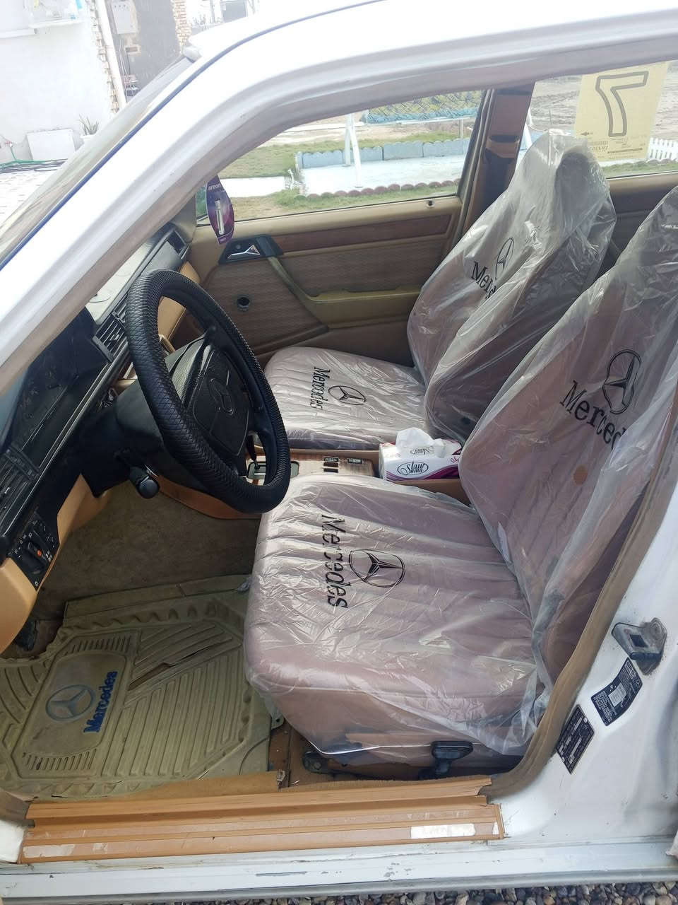 سلام عليكم سياره للبيع مكاني ناصر يه محور بطه سنويه لغايت 30 سعر 68 مجال قليل      ***********
