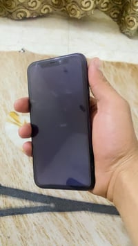 آيفون XR • ١٢٨ • شاشه طافيه