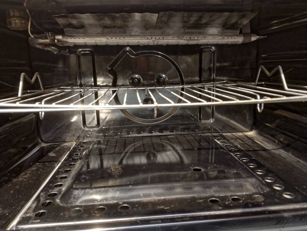 سلام عليكم طباخ ايطالي استعمال 3 اشهر او اقل طباخ نضافته فول سعره 250
لل استفسار: ***********
