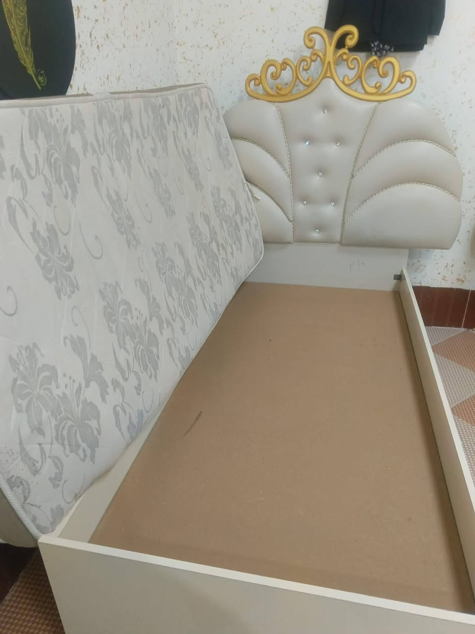 چوار دانە سیسەمی یەک نەفەری بەدۆشەکەوە
زۆرنوێو بێ عەیبن
دانەی ٨۰هەزارو معاملە 
حاجیاوا


**إذا كنت صاحب هذا الإعلان وتريد حذفه لأي سبب، رجاءا أرسل رسالة إلى الدعم الفني**