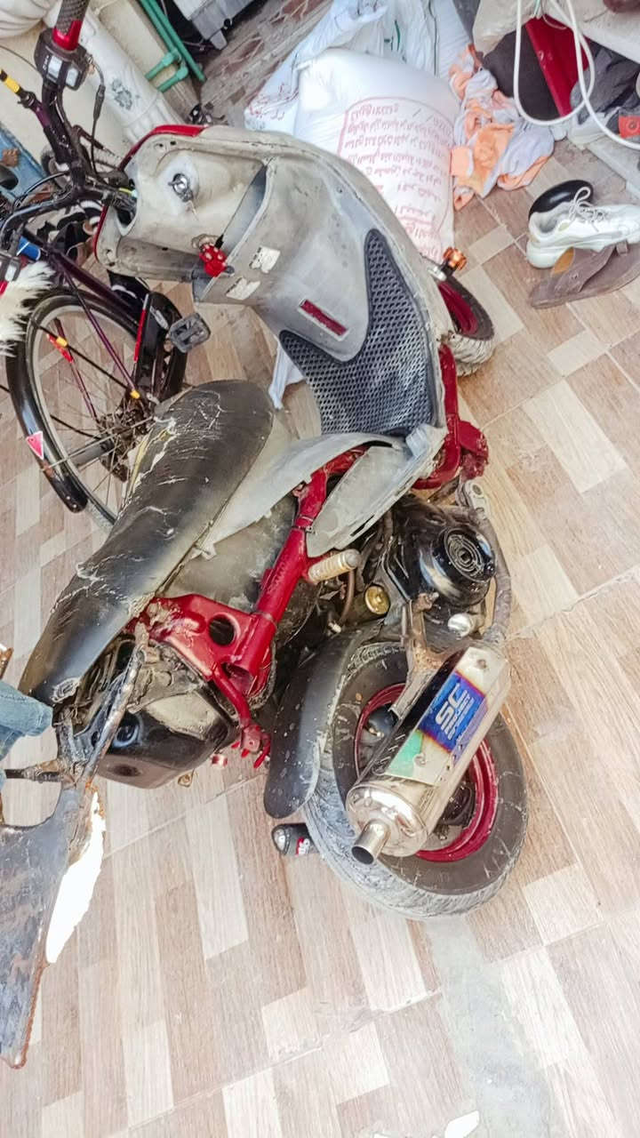 السلام عليكم دراجه ماكس قجمه الدراجه تعمير جديد من الطول للطول ما بيه اي نقص بوشه 55 وبيه كزوز رياضي cs جديد عارضهه 400 وبيهه مجال للطيبين مكاني للبصره القبله الرقم *********** والدراجه ما مغسوله لان بعدني ما طالع بيه راسلني عله والتساب وتدللون
