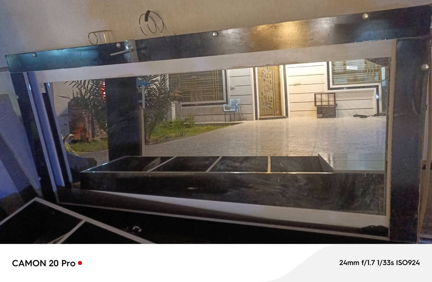 مغلسه +مرايه عدد1
رفوف عدد2 السعر 250 قفل


**إذا كنت صاحب هذا الإعلان وتريد حذفه لأي سبب، رجاءا أرسل رسالة إلى الدعم الفني**