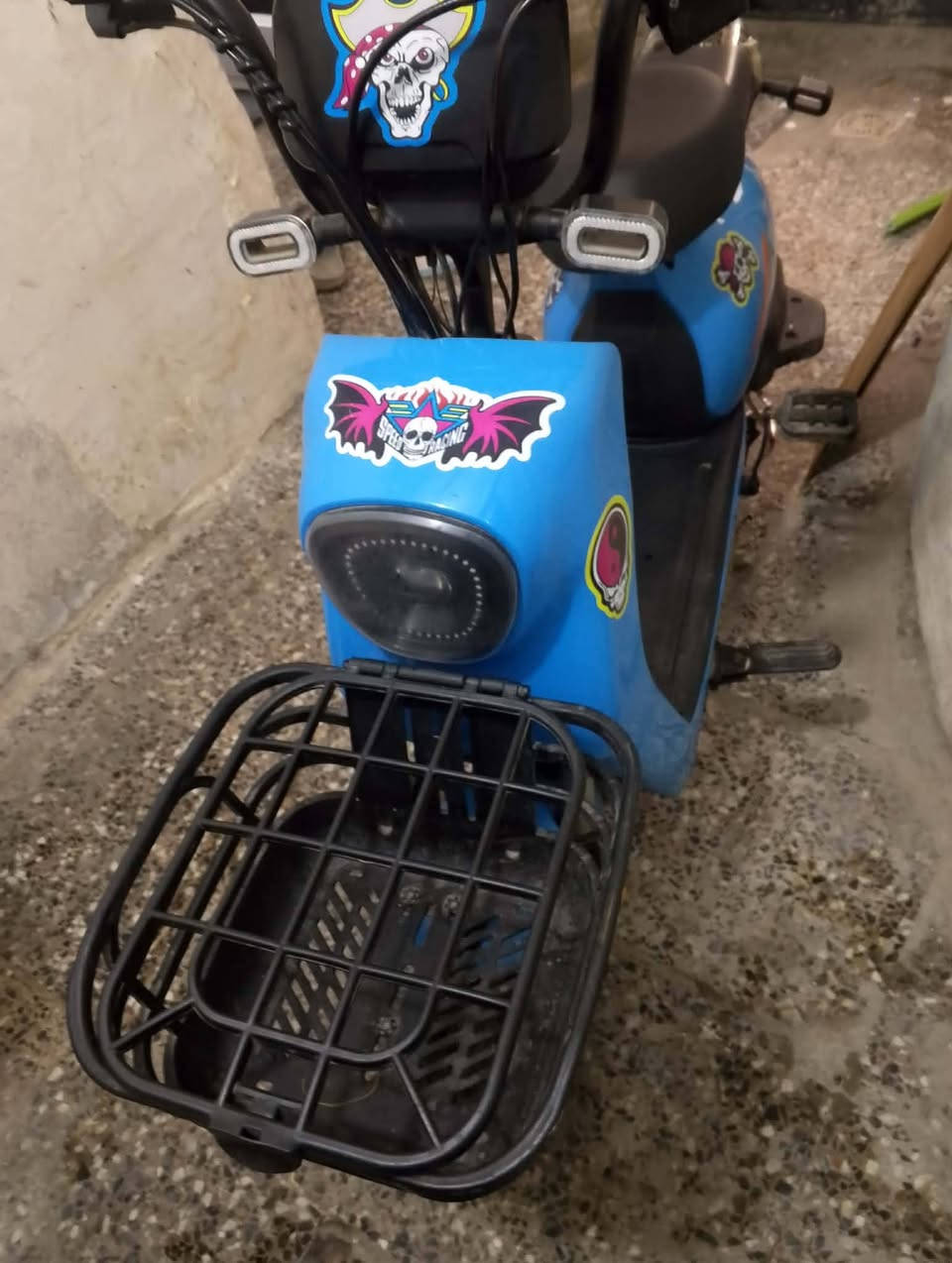 السلام عليكم
دراجه شحن سرعة 40
استعمال قليل جدا
مكان بغداد الكفاح


**إذا كنت صاحب هذا الإعلان وتريد حذفه لأي سبب، رجاءا أرسل رسالة إلى الدعم الفني**