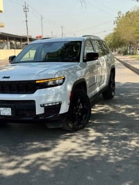 جيب 2022 فول ماعدا البنوراما ماشية 11 الف وكاملة ومرقمة بغداد سعرها 28...