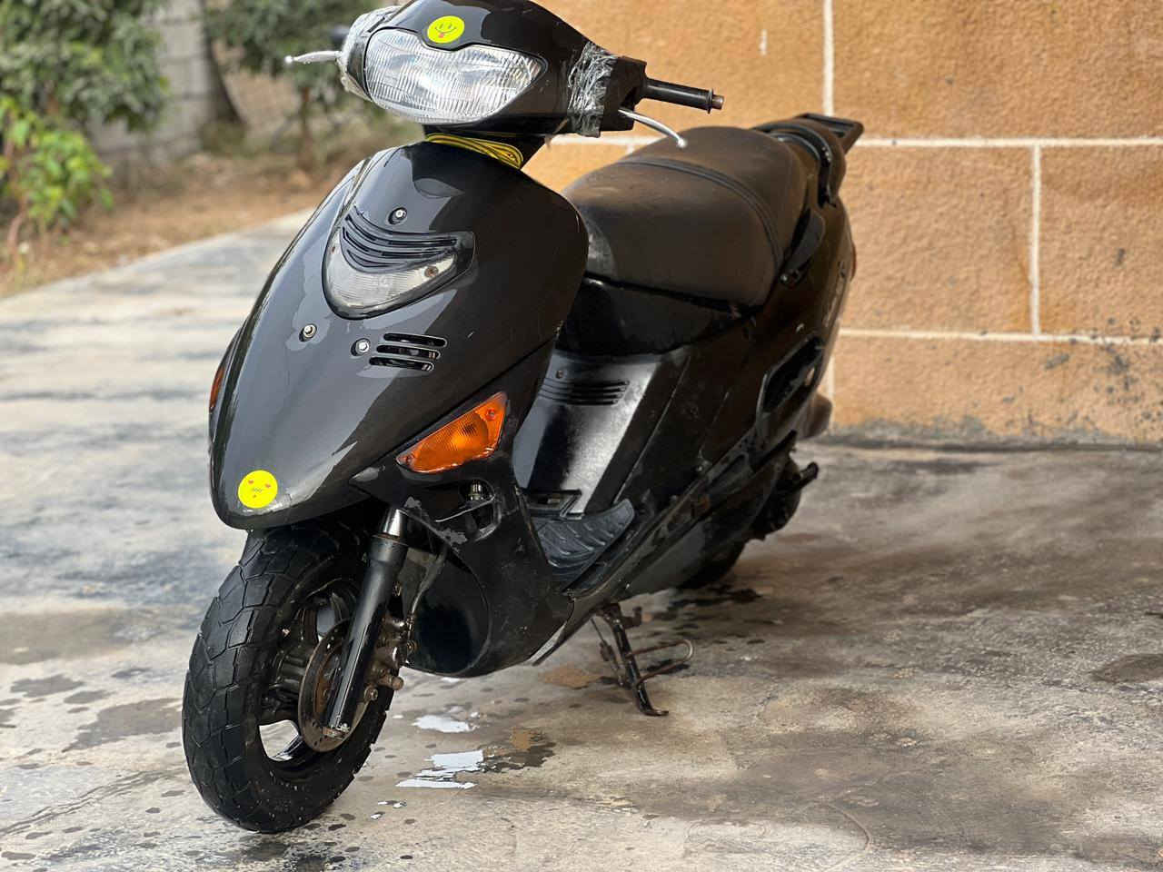 السلام عليكم ورحمة الله وبركاته دراجه ساسوكي نضيفه سرعه 110  سعر 250 وبيها مجال رقم صاحب الدراجه *********** جميل أسماعيل
