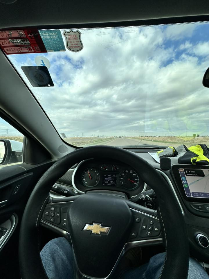 ‎🚘 للبيع شفروليه ماليبو 2024
‎🔹 المحرك: 1500T تيربو
‎🔹 الوارد: أمريكي 
‎🔹 الحالة: ممتازة جدًا، استخدام شخصي ونظيف
‎🔹 الممشى: (38km)
‎🔹 القير: أوتوماتيك ناعم
‎🔹 اللون: (ابيض)
‎
‎✨ المواصفات
‎LT1 فول ماعدا الفتحة 
‎تشغيل عن بعد
‎شاشة كبيرة + Apple CarPlay / Android Auto
‎مثبت سرعة
‎كاميرا خلفية
‎تحكم بالمقود
‎تكييف قوي
‎تدفئة كشن
‎صرفية بنزين اقتصادية
‎قيادة ناعمة وثبات عالي بالطريق
‎رادار 
‎
‎محرك وكير مكفولات 
‎السيارة جاملغ على البارد يمين السايق والبنيد مبدل الباقي شرط الفحص
‎ السعر: ($155) 
‎ الموقع: (الاسكندرية بابل )
‎📞 للتواصل: (***********)
