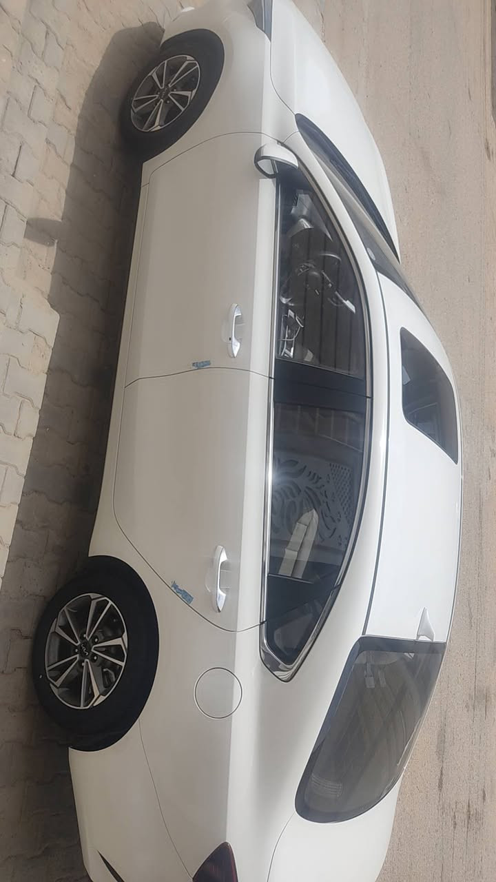 موديل2022
مكفولة من الصبغ والبارد والتبديل  
فول مواصفات داخل بيجي تبريد خلفي يدات نيكل ماشيه 26 الف السنويه باسم شركه مكان السياره النجف شارع الزهور    
السعر 133 مجال قليل 
***********
