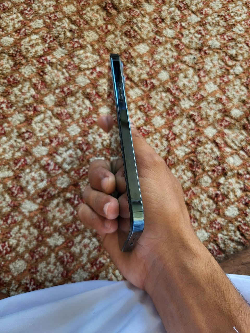 12 برو ماكس مبدل شاشة و بطارية ذاكرة 128 للبيع و مراوس شراي خاص و اتصل ***********
