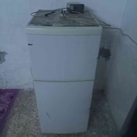 ثلاجة • نضيفة • ٥أقدام