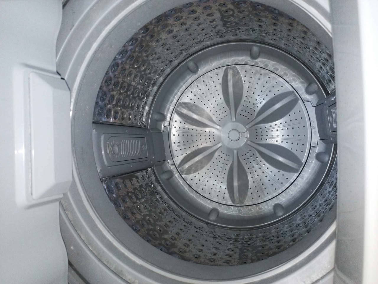 غساله شاربو 19 كيلو
 فول اوتوماتيك
 نظافه فول
 سعر 180 الف
 رقم الواتساب ***********
