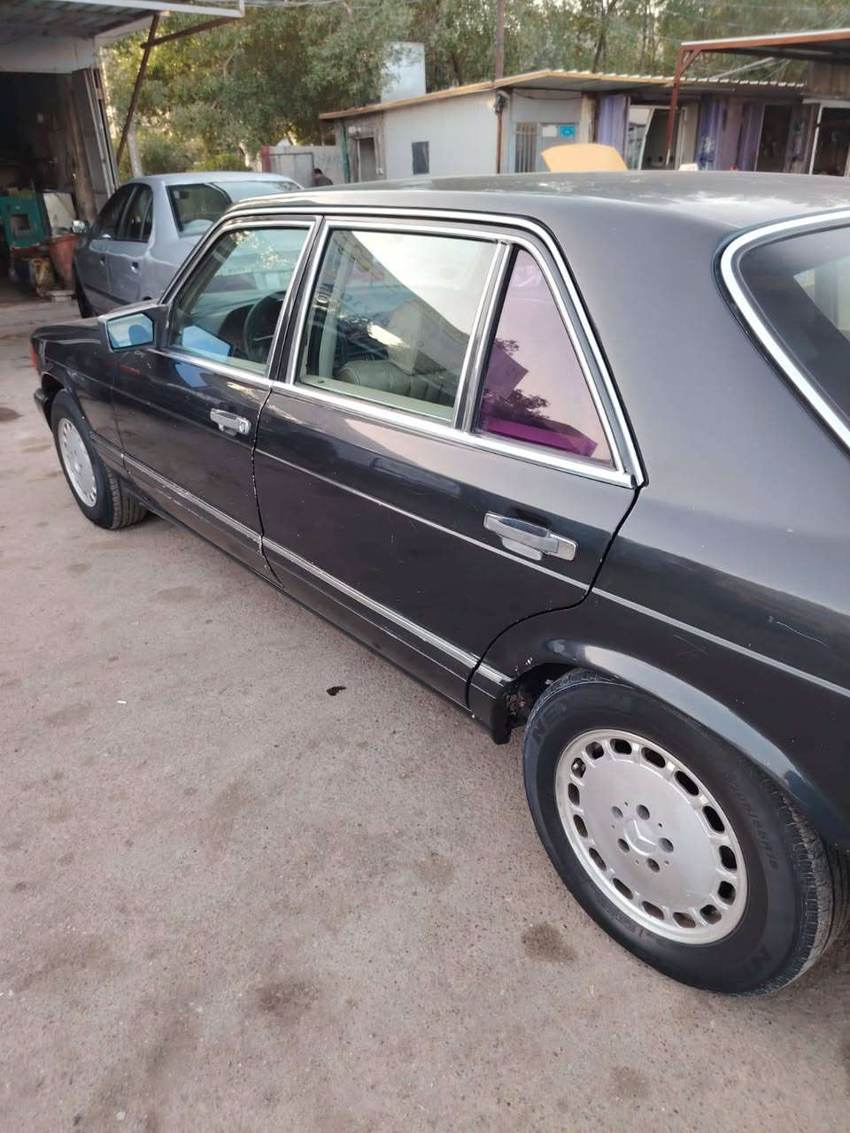 سلام عليكم مارسدس رئاسي حجم ٣٠٠ مديل ٨٥ السعر ٧٠ الرقم *********** بغداد
