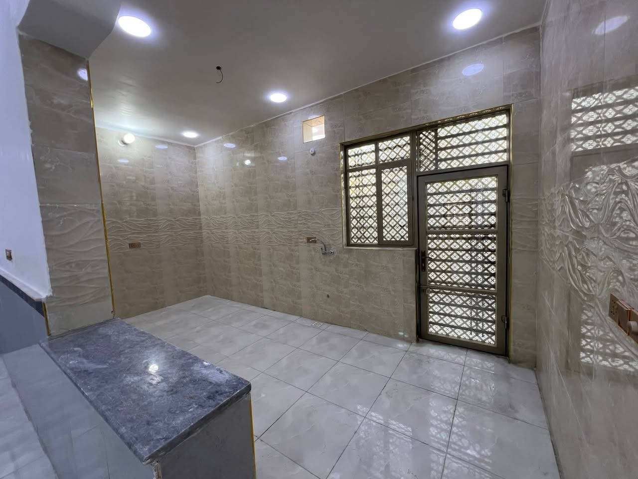 دار ١٠٠م مربع بنفس التصاميم  حي العرضات الاولى ركن طابو صرف فقط بيع نقدي
***********
