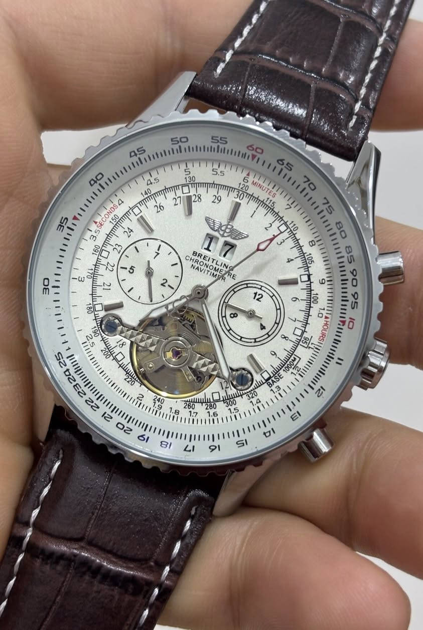 برتلنك طياريين دولية اوتماتيك ماستر كوالتي
موديل قديم وزنها ثقيل
ضد الماء جديدة بالعلبة بعدها غير مستخدمة
مكينتها اوتماتيك وتكويك تشتغل نظامين
قطر الساعة ٤٥
الاطار دوار والسناتر شغالة
السعر  ١٠٥  الف مع التوصيل سعر نهائي ثابت


**إذا كنت صاحب هذا الإعلان وتريد حذفه لأي سبب، رجاءا أرسل رسالة إلى الدعم الفني**