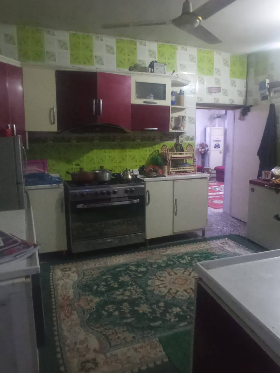 دار للبيع المساحه 100م طابق واحد غرفه صاله مطبخ كليدور مجمع صحيات حي الصحه زراعي سند 25 خلف صيدليه الأوان يبعد عن شارع 100م السعر 90 للاستفسار ***********
