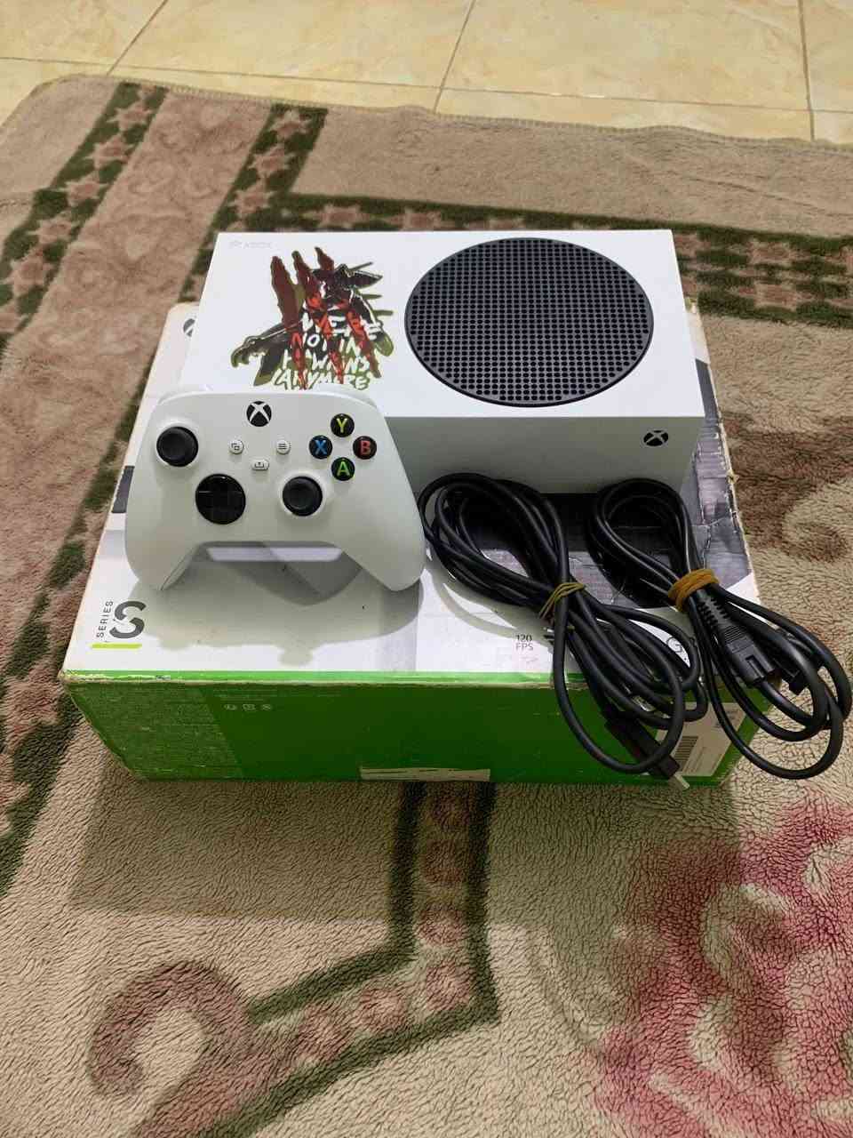إكس بوكس سيرس إس ذاكرته 512 كامل ملحقاته مكاني بصره قبله (رقمي) (***********)  واتساب فقط
❌ لا يوجد توصيل بدون احراج 
إكس بوكس سيرس إس Xbox Series S
جهاز ذاكرته 512 نضيف كلش كلش ما بي أي ضربة أو شخط، جهاز لا مفتوح ولا مصلح وين ما تريد تفحص افحص كامل ملحقاته اصليه كارتون و جهاز و يده اصليه مال جهاز و كيبل HDMI و كيبل كهرباء
