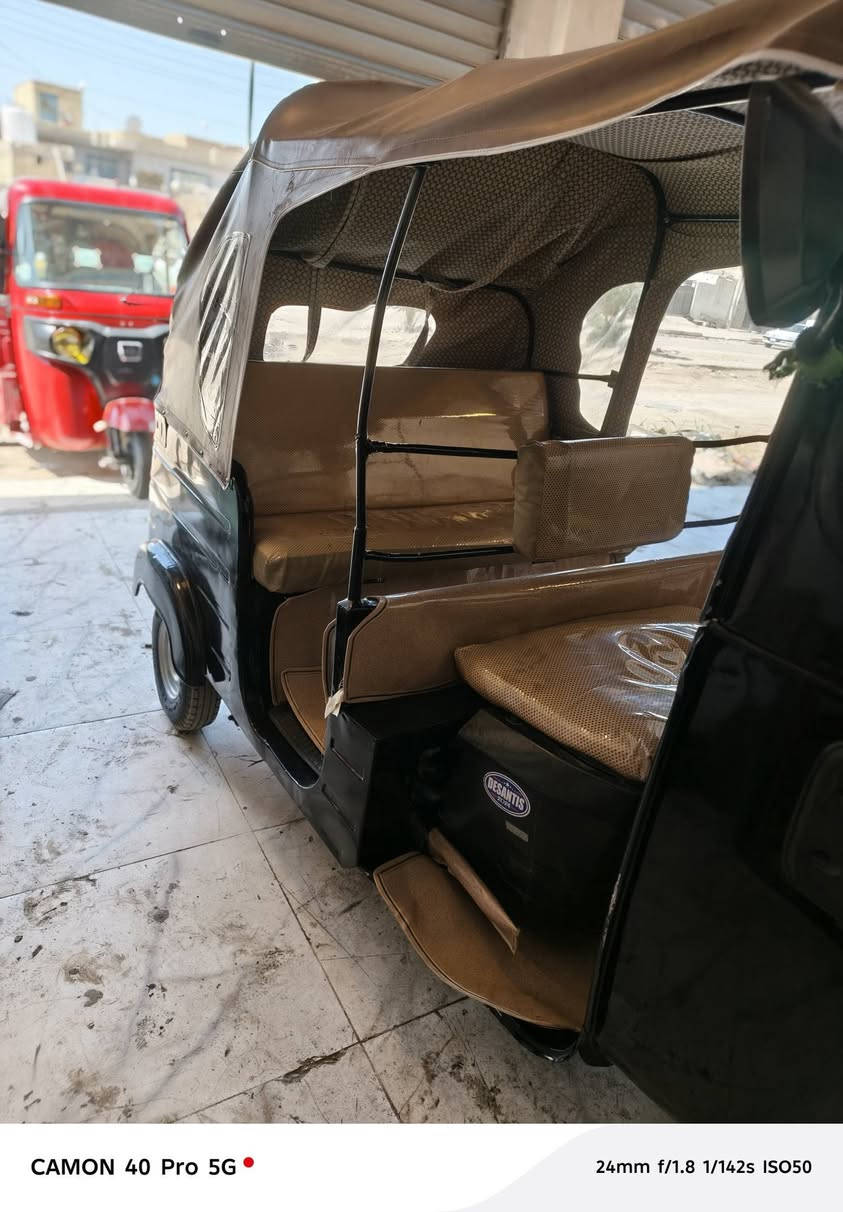 سلام عليكم تكتك ١٨ رقم وسنويه ذي قار دراجه نضيفه حيل لاخياس ولا ضربه سعره ٥ ونص وبيه مجال
مكاني ذي قار ناصريه الغراف 
رقمي ***********
