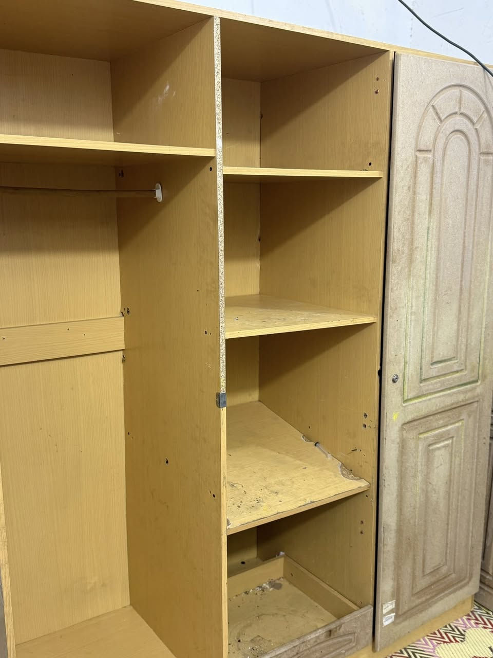 سلام عليكم 
كنتور للبيع  كل بيبانه موجوده  
سعره ٤٠ الف 
وينباع على هاذا وضعه 
مكانه نجف حي الزهراء


**إذا كنت صاحب هذا الإعلان وتريد حذفه لأي سبب، رجاءا أرسل رسالة إلى الدعم الفني**