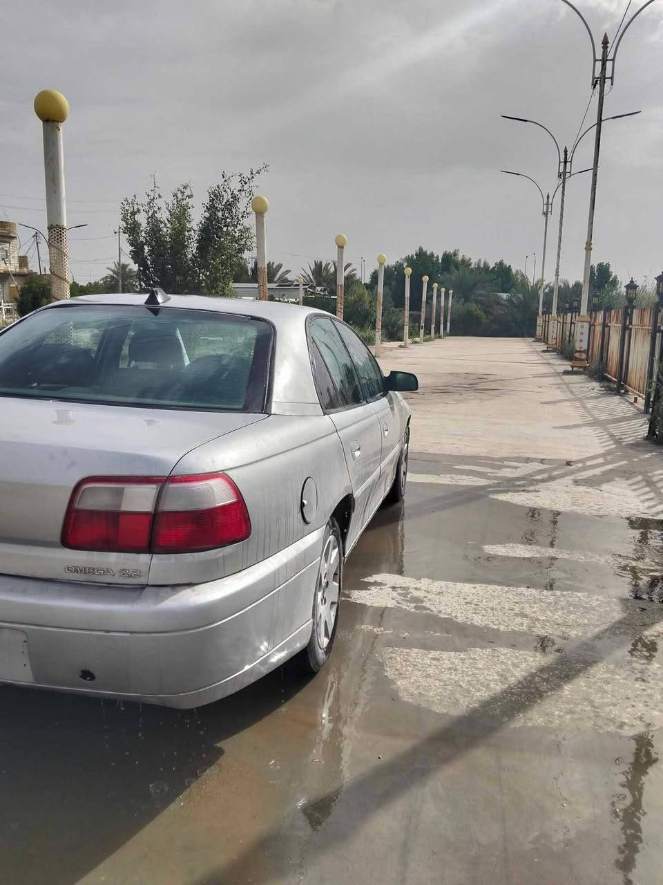 اوبل بزون محرك ونجي شوفت عينك السيارة نظيفة اخت الجديدة سنوية بعدها ما ساقطة محرك كير شرط تبريد ثلج سرب غازه من شديت محرك جديد عوزه بس غاز سياره جاهزه وترياك وين ما تريد سعرها $29وبيها مجال بسيط كلش  علما ما اندل رعيها ابيع كوم حديد اخوتها هسه ب50_45والله يرزق الجميع العنوان ذي قار 
***********
