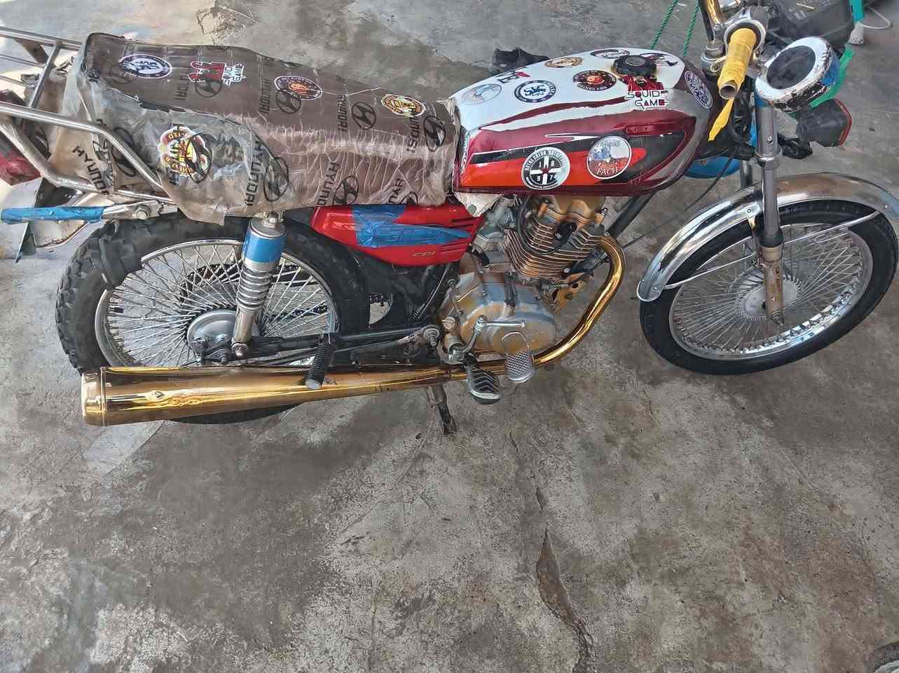 ماطور أربعة كير موديل 18محرك نضيف كهربائيات شغاله السعر 250وبيه مجال مكاني الحويجه داخل لتصال ***********
