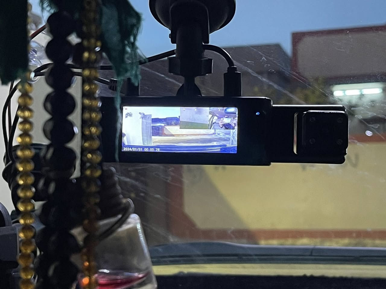 السلام عليكم للبيع فقط
كريت ويل (فولكس) موديل ٢٠١٦ مشروع وطني نهايه ٢٠٢٦ رقم بابل انكليزي بسمي تريد تحويل تريد وكالة بطاقه بانزين بيها … علما سياره تتحول هنا بكركوك 

1- كير ومحرك بلادي شرط لا صرف لا بخار ولا تنقيص 

2-نقابة وهيئة صفر ماعليه اي غرامه مروريه 

3-السياره بدون ضرر بس تصفيات بيها باب خلفي من  تجاه السكن بيه طخه بسيطه مصلح نفسه باقي مابيه اي شي وبيها بدوسه شخط ممصلح باقي نفسه  

4-كهربائيات كلها شغله امامي وخلفي بدون نقص 

5- كلوبات الامامي زنون اصفر مع بلاجكتورات زنون ايضا 

6- تبريد وتدفئة شغاله غرفتها حلوه 

7- تخم تايرات نص عمر جواها …

8-صدر امامي جديد صدر خلفي مالتها ٩٠٪؜ 

9_ سياره هزتها جديد بعدها مامنتبها 

10-سياره شادلها دش كام ٣ كاميرات 

سياره مال جناي متعوب عليها وبيها نشاط فول 
وغراضها كلها يارس الكريت ويل معروفه موديل ١٦ 
جاهزه سياره السياره كلها بلاد بدون تبدل اي قطعه
بوجهك للشارع ماتحتاج منك مصرف
السياره اريد ابيعها لان محتاج فلوس والف عافيه ع ياخذها  

#السعر69 ورقه  وبيها مجال للشراي ويدلل عليه 

رقم تلفون 
***********

ملاحظه :_ كلشي موضوح لك من اخير سياره جاهزه وخير من الله وكلشي موجود بسوك 

مكان السياره كركوك // قضاء الدبس
