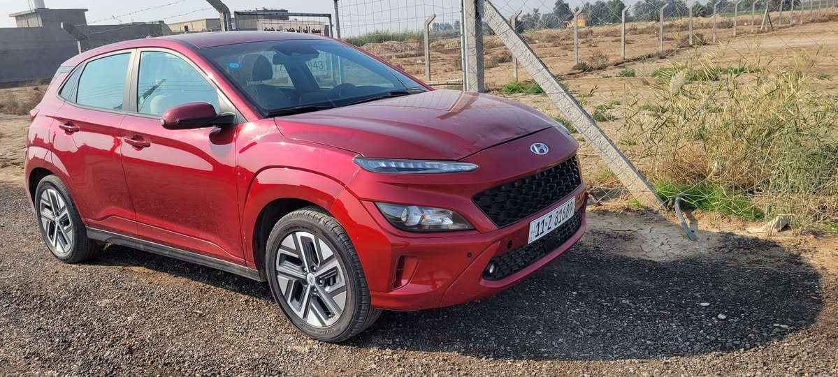 🚗 أيقونة التكنولوجيا والأناقة - هيونداي كونا EV 2023 (كهربائية بالكامل) باللون الأحمر الملكي! ❤️
⛔️​نوع المحرك: كهربائي بالكامل 100%
 (صفر انبعاثات، هدوء تام).
⛔️​البطارية والمدى: بمدى يصل إلى 550 كيلومتر في الشحنة الواحدة (حسب ظروف القيادة ومعايير الاختبار)، 
⛔️​اللون: أحمر مميز شذري (Full Red) يعطي طابعاً رياضياً وجذاباً يخطف الأنظار.
​🛡️
​أنظمة السلامة الذكية: مزودة بنظام Hyundai SmartSense الذي يشمل (التحذير من التصادم الأمامي، البقاء في المسار، ومراقبة النقاط العمياء).
ماشية ٥٦ كيلومتر  مكان السياره  في بغداد بدون اي صبغ فقط تبديل دعامية  فقط
السعر  143$ 
الاتصال ***********
