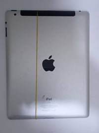 ايباد 2 • 16 جيجا • شاشة تحتاج تبديل
