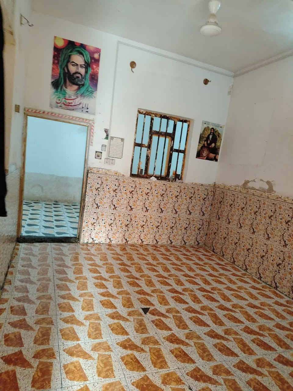 بيت للبيع طابو صرف
قرب ملعب الحاوي.        سعره 65

مساحه 100 م

بناء بلوك +فرمستون 

البناء طابقين 

الطابق الاول غرفه وصاله ومطبخ وديوانيه وصحيات 
الطابق الثاني غرفه فرمستون...

***********
