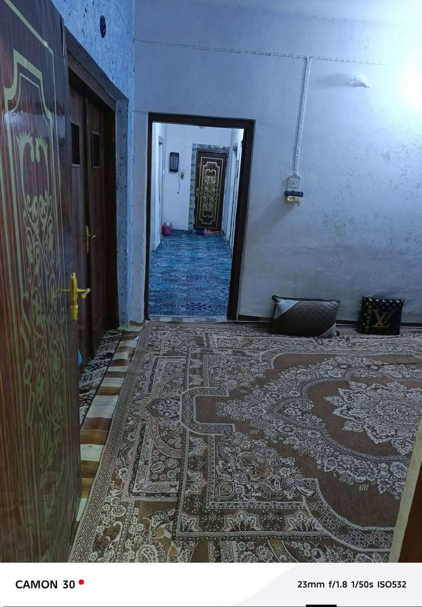 دارللبيع طابو صرف مساحه ٢٥٠ متر طابقين غرفتين فوك وغرفتين جوه حي النصر الاول قرب مولدة حميد السعر١٠٥ وبيها مجال رقم ***********
