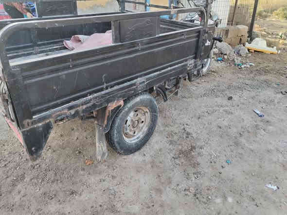 سلام عليكم *********** خاص ما اجاوب راسل لباجر سلام عليكم بتره اوراق موديل ١٦ بيه لحيم بركبه جوه بصيط  اصولي
