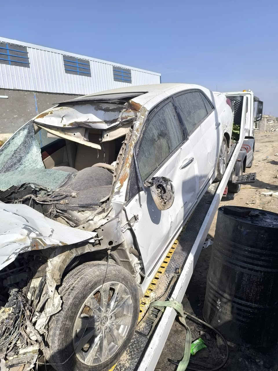 السلام عليكم ورحمه الله 
افلون موديل 2012 الحادث موضح بالصور رقم بغداد باسمي السعر 100$ رقمي 
***********
