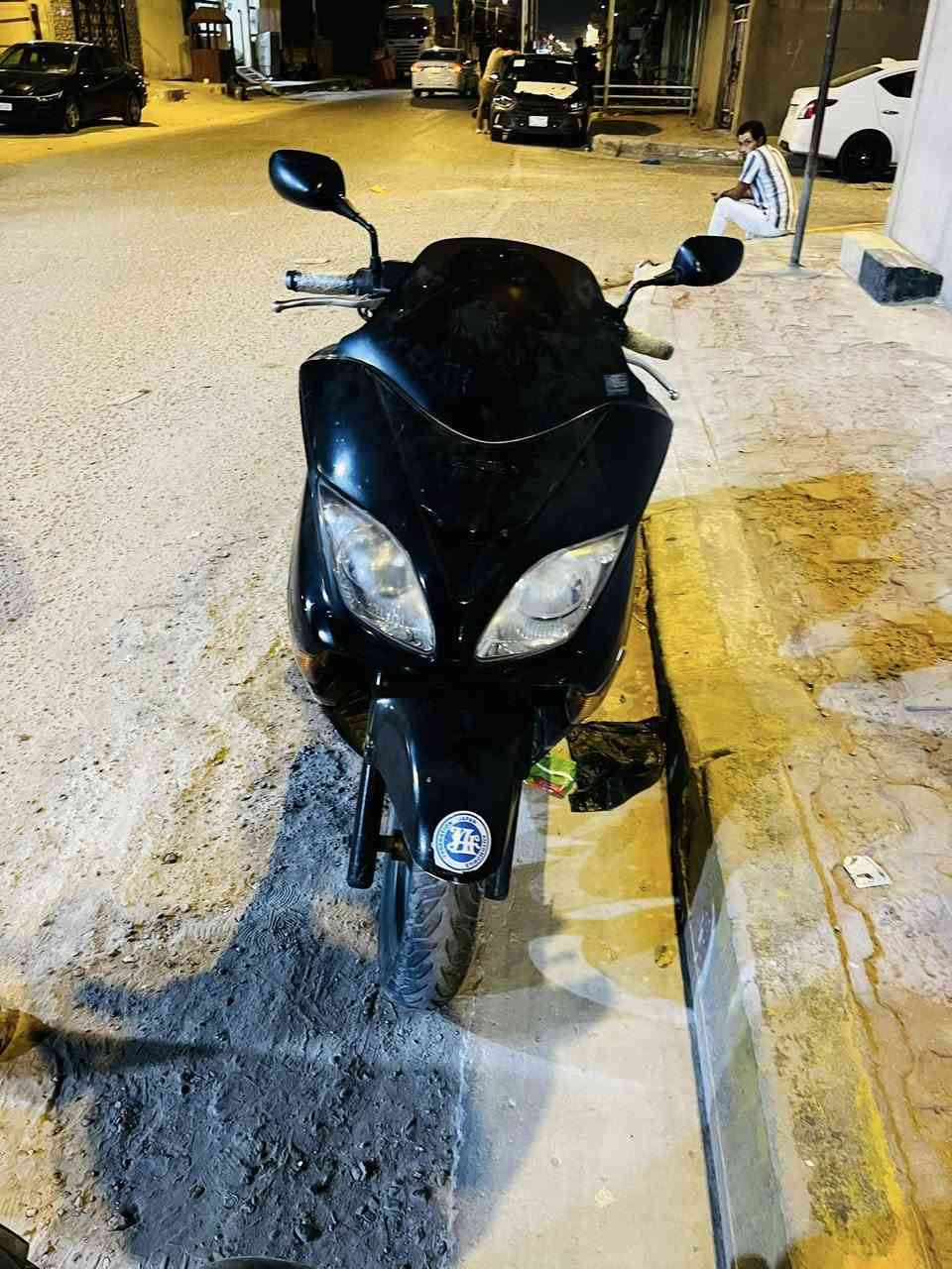 السلام عليكم دراجه فورزه 0.8للبيع مكينه ما مفتوحه دراجه جديده ونظيفه السعر مليون و 300 وبيه مجال قليل 
مكاني البصرة المعقل 
للتواصل ***********
